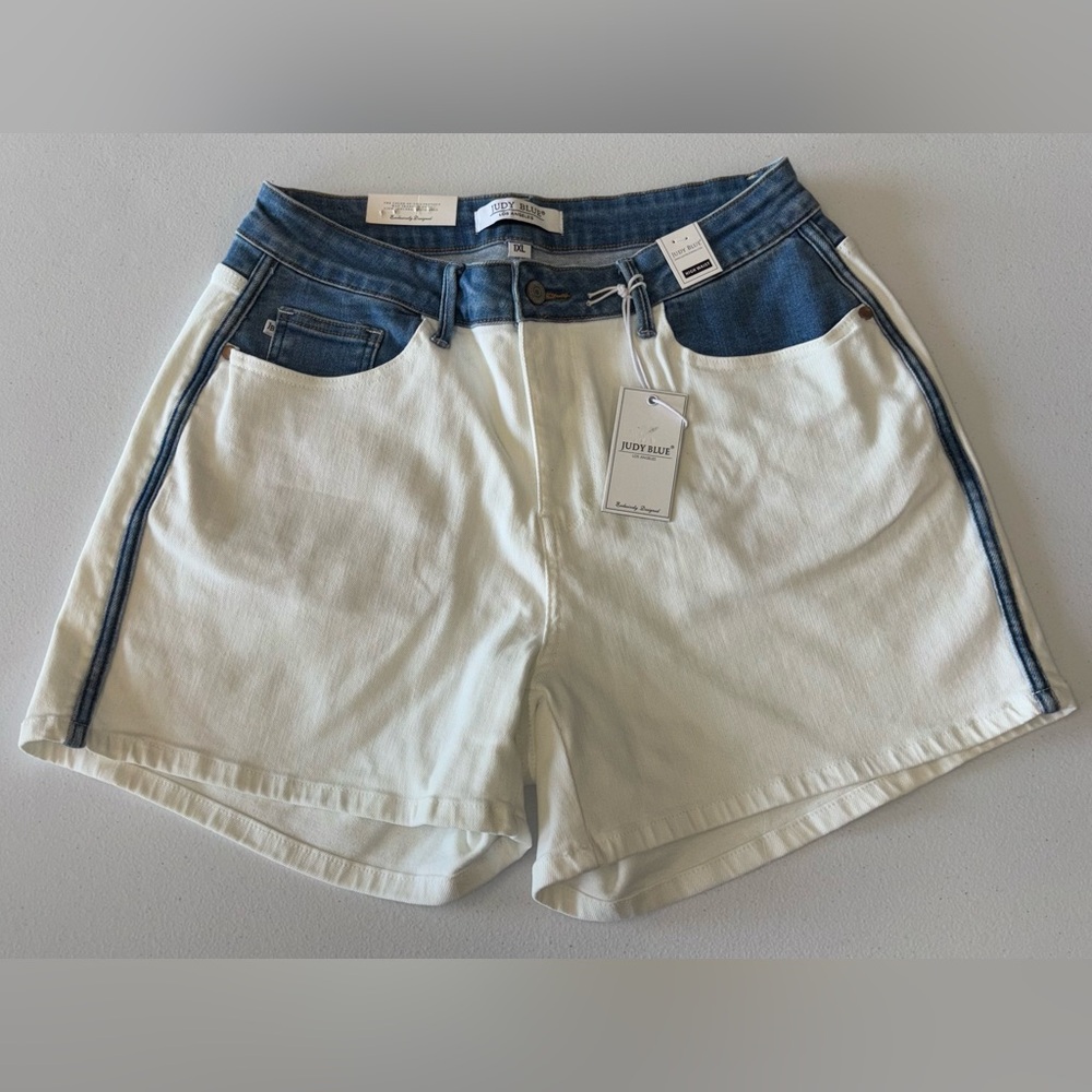 NWT Women’s Judy Blue shorts